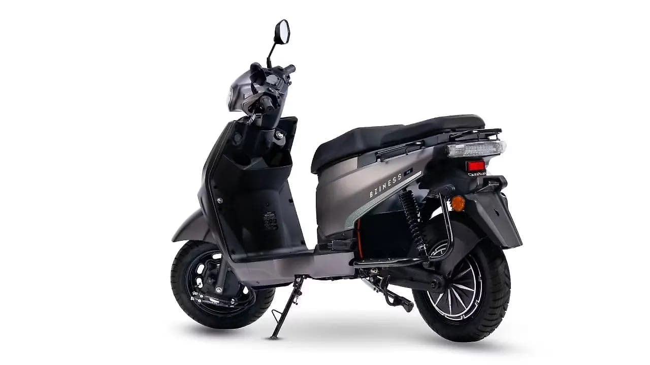 Quantum Energy Bziness left rear three-quarter view