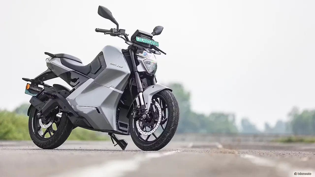 Raptee.HV T30 right front three-quarter view
