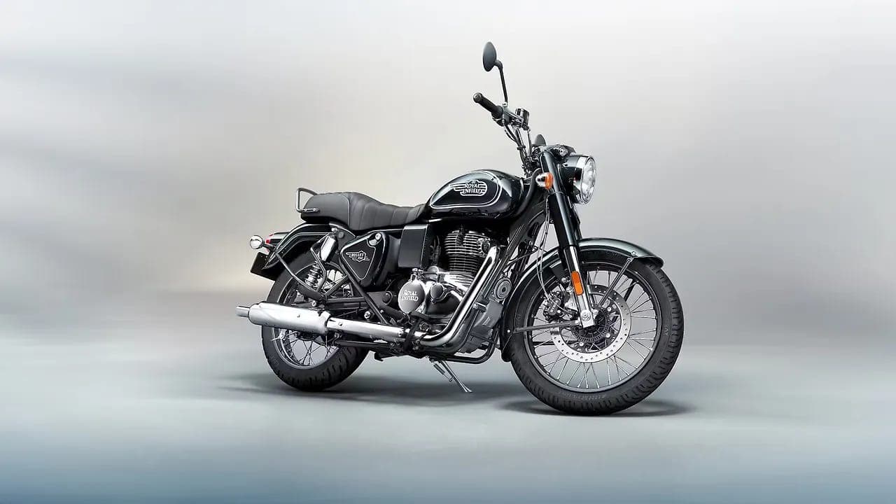 Royal Enfield Bullet 350 right front three-quarter view