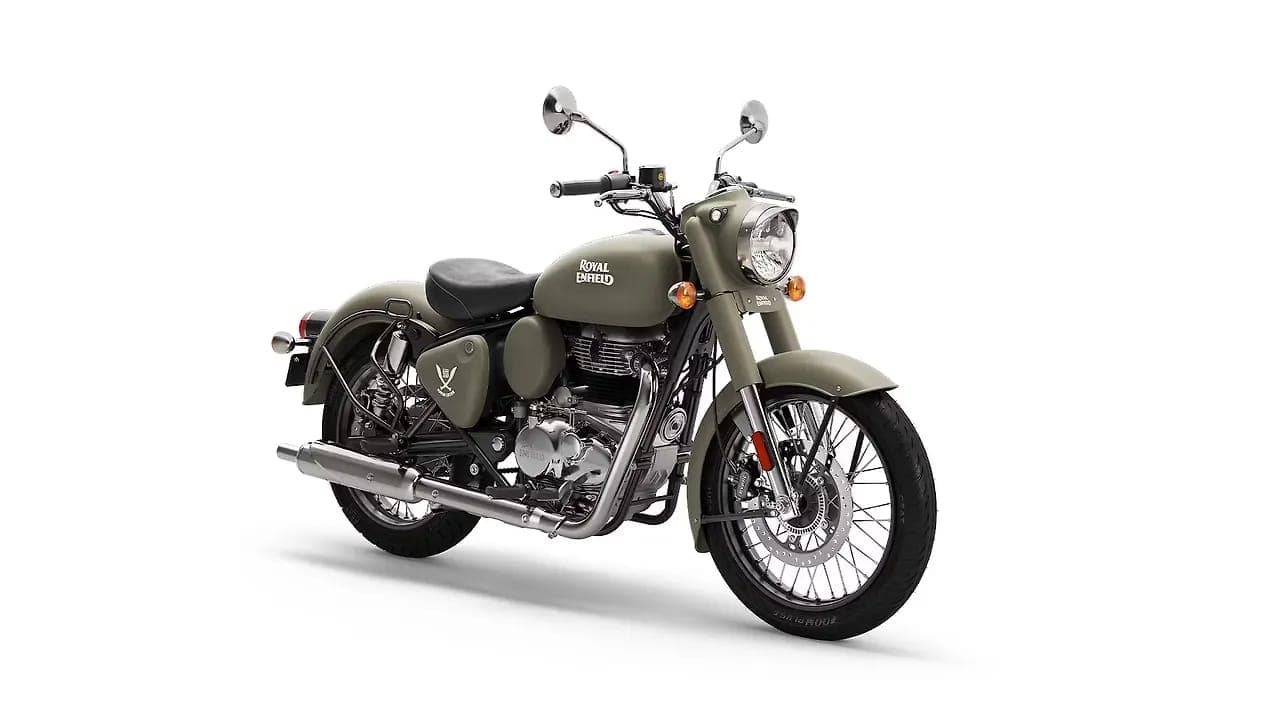 Royal Enfield Classic 350 right front three-quarter view