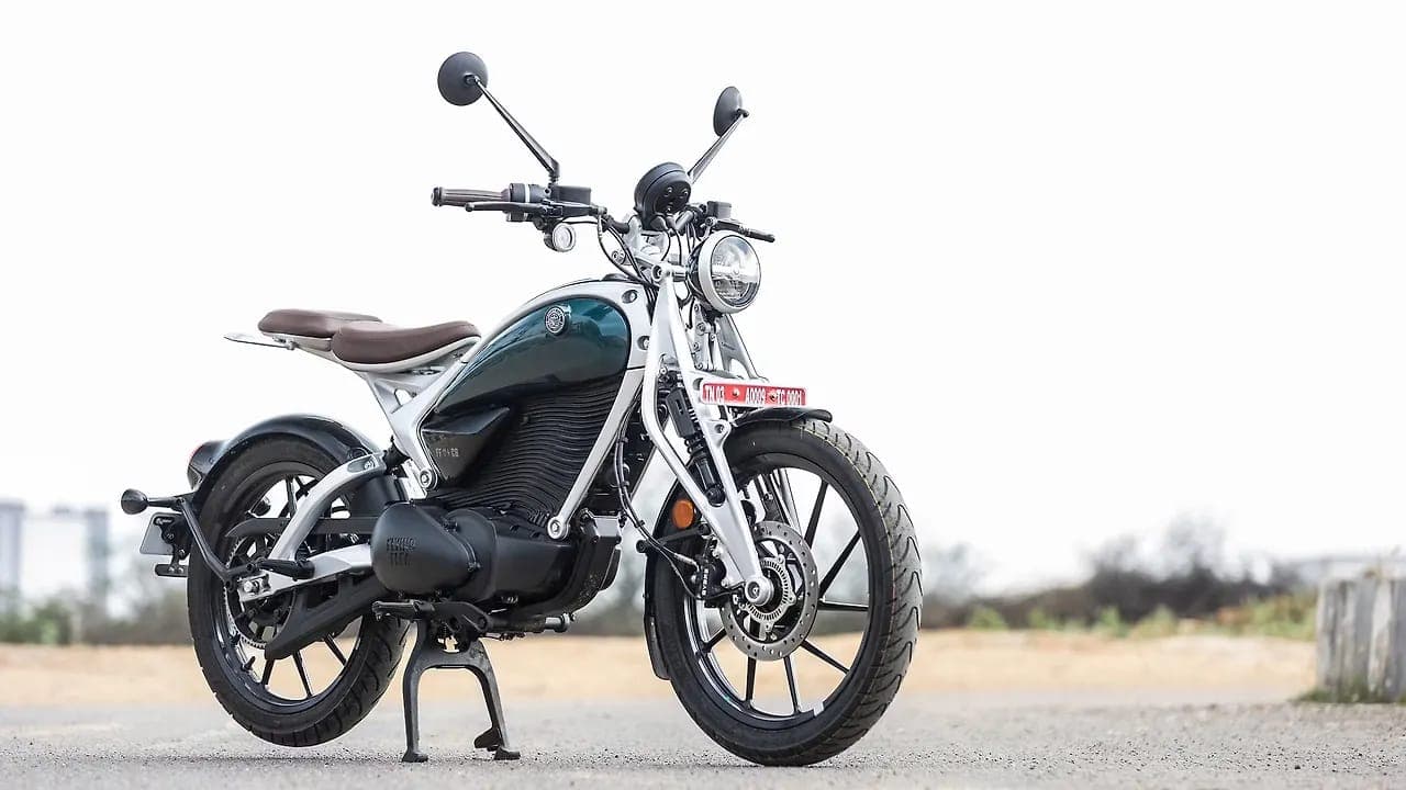 Royal Enfield Flying Flea C6 right front three-quarter view