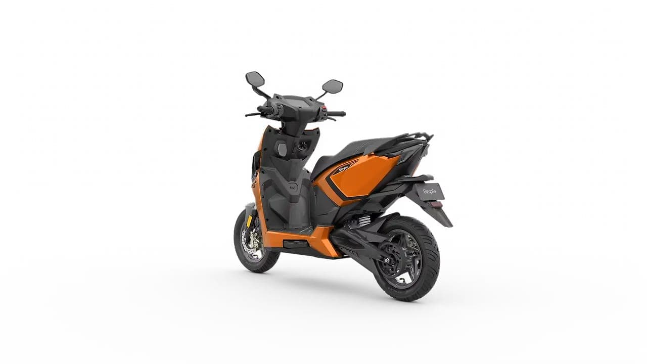Simple Energy Ultra left rear three-quarter view
