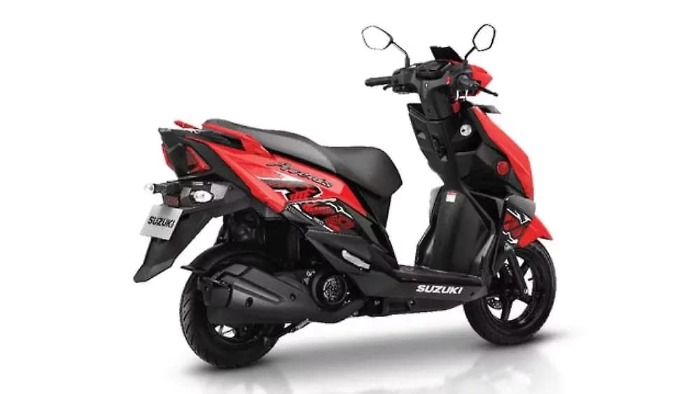 Suzuki Avenis 125 right rear three-quarter view
