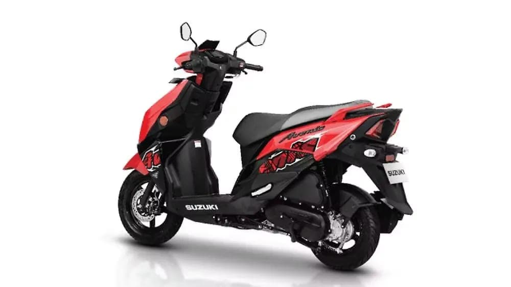 Suzuki Avenis 125 left rear three-quarter view