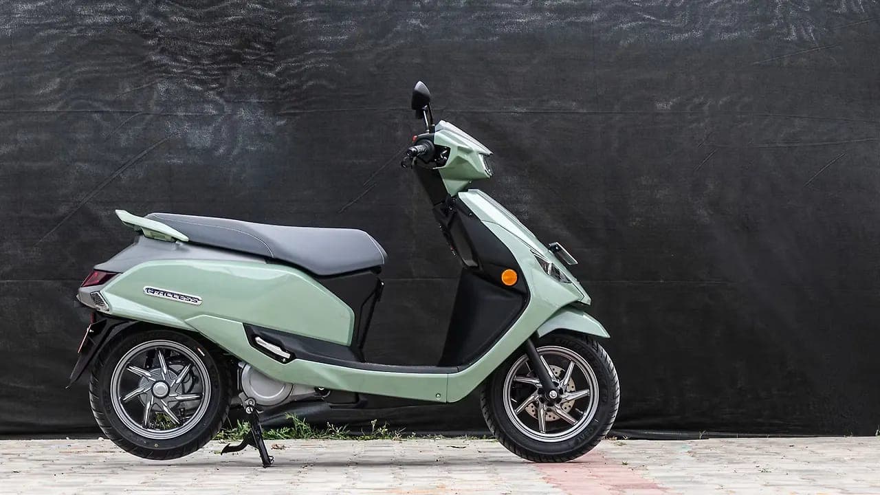 Suzuki E Access right side view