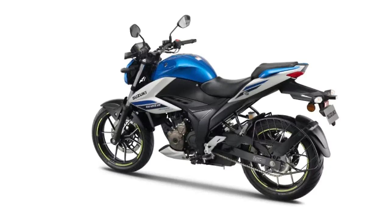 Suzuki Gixxer 250 left rear three-quarter view