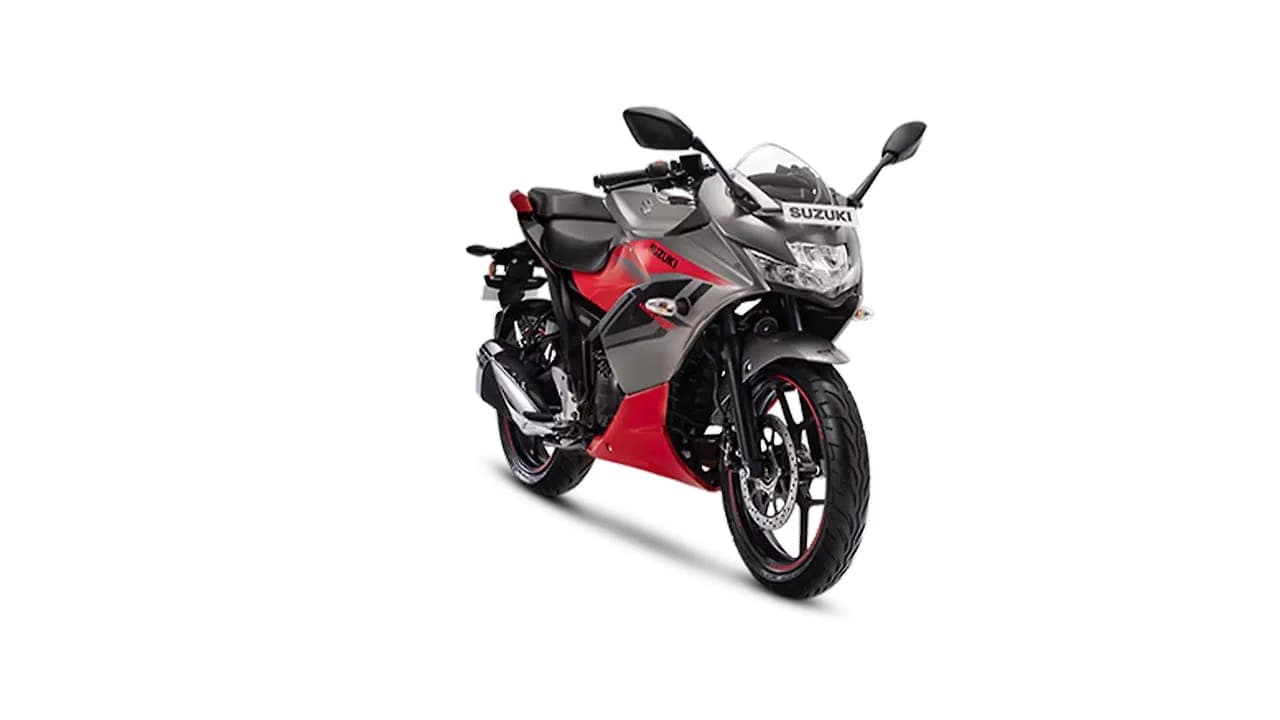 Suzuki Gixxer SF right front three-quarter view