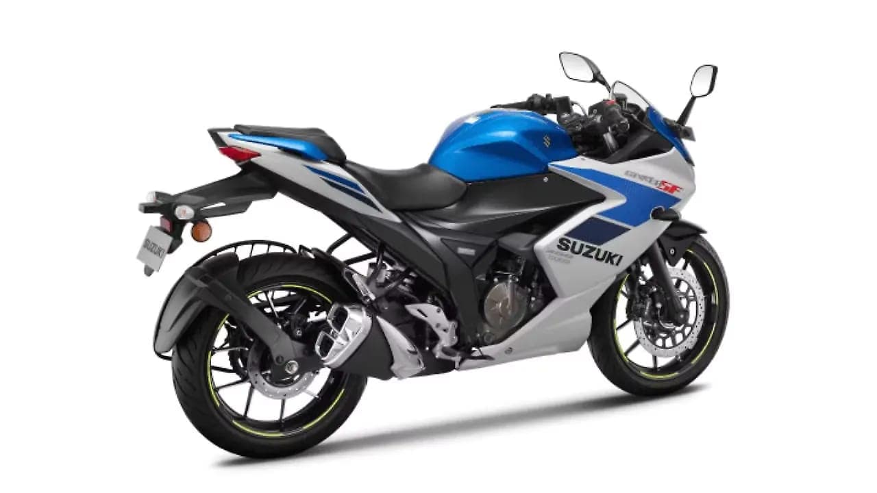 Suzuki Gixxer SF 250 right rear three-quarter view