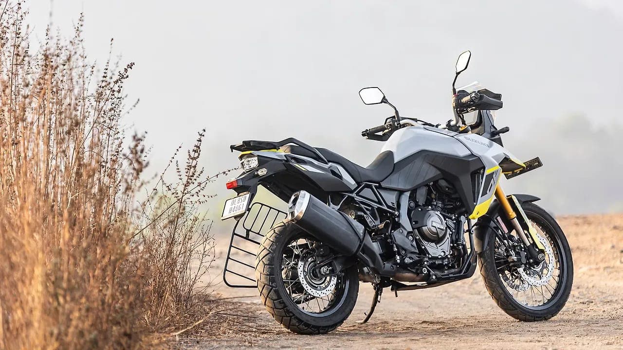 Suzuki V-Strom 800 DE v strom right rear three-quarter view