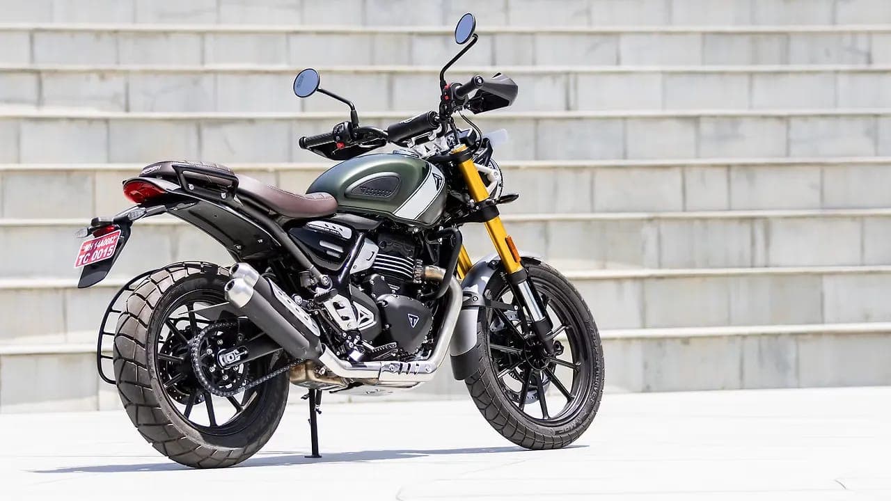 Triumph Scrambler 400 X right rear three-quarter view
