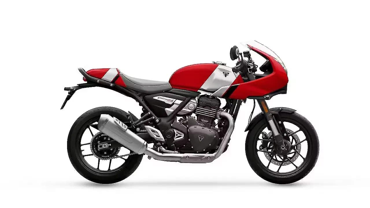 Triumph Thruxton 400 right side view