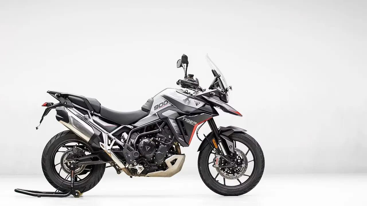 Triumph Tiger 900 right side view