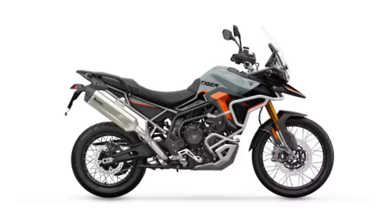 Triumph Tiger 900 Desert Edition right side view