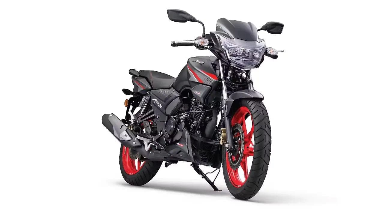 TVS Apache RTR 160 right front three-quarter view