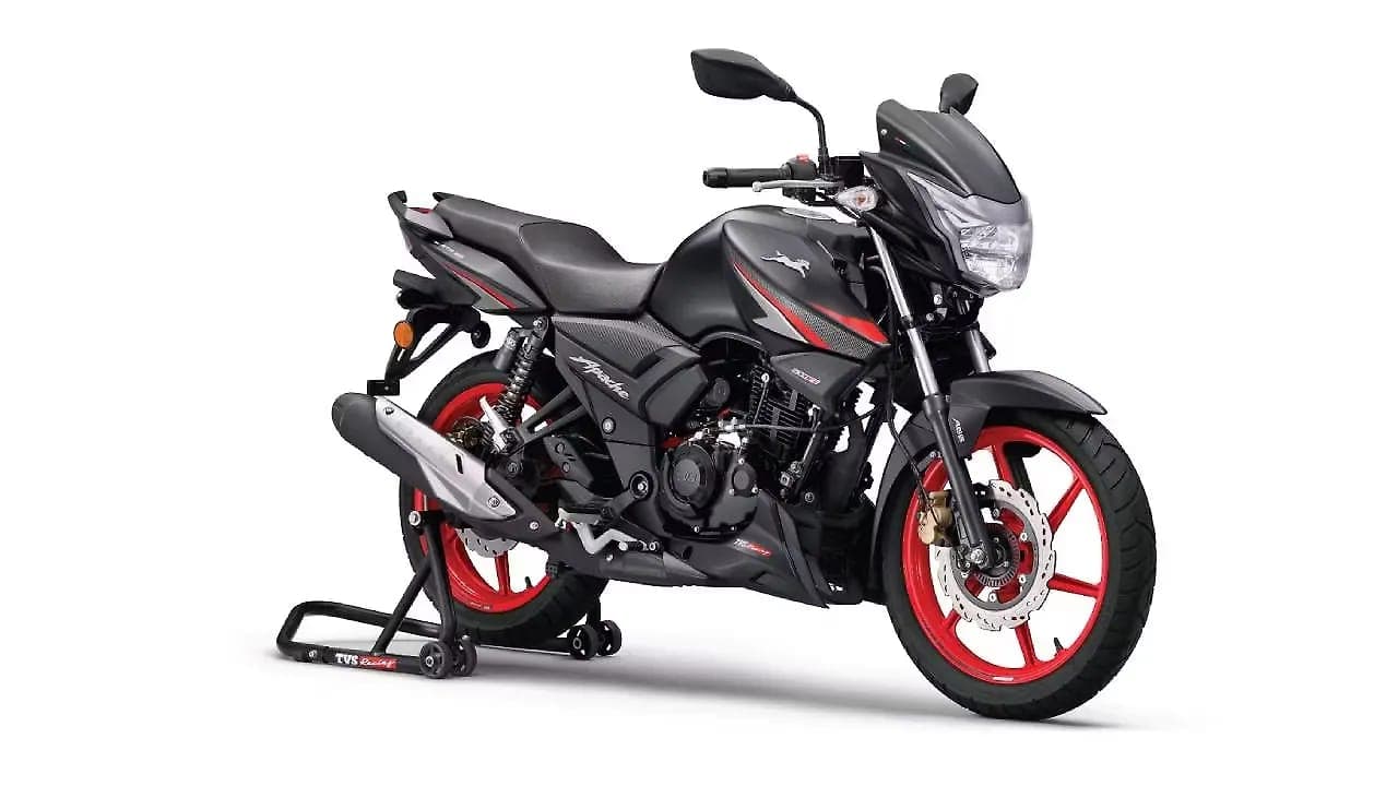 TVS Apache RTR 160 right front three-quarter view