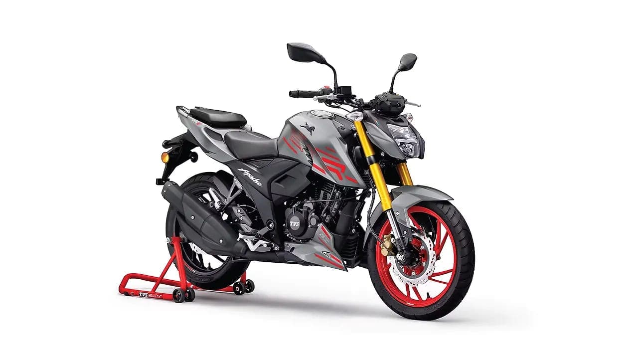 TVS Apache RTR 200 4V right front three-quarter view