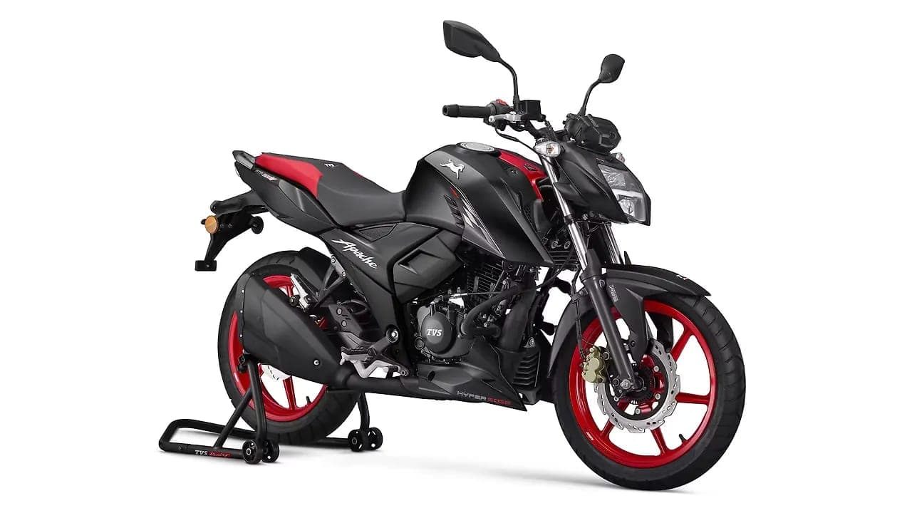 TVS Apache RTR 160 4V right front three-quarter view