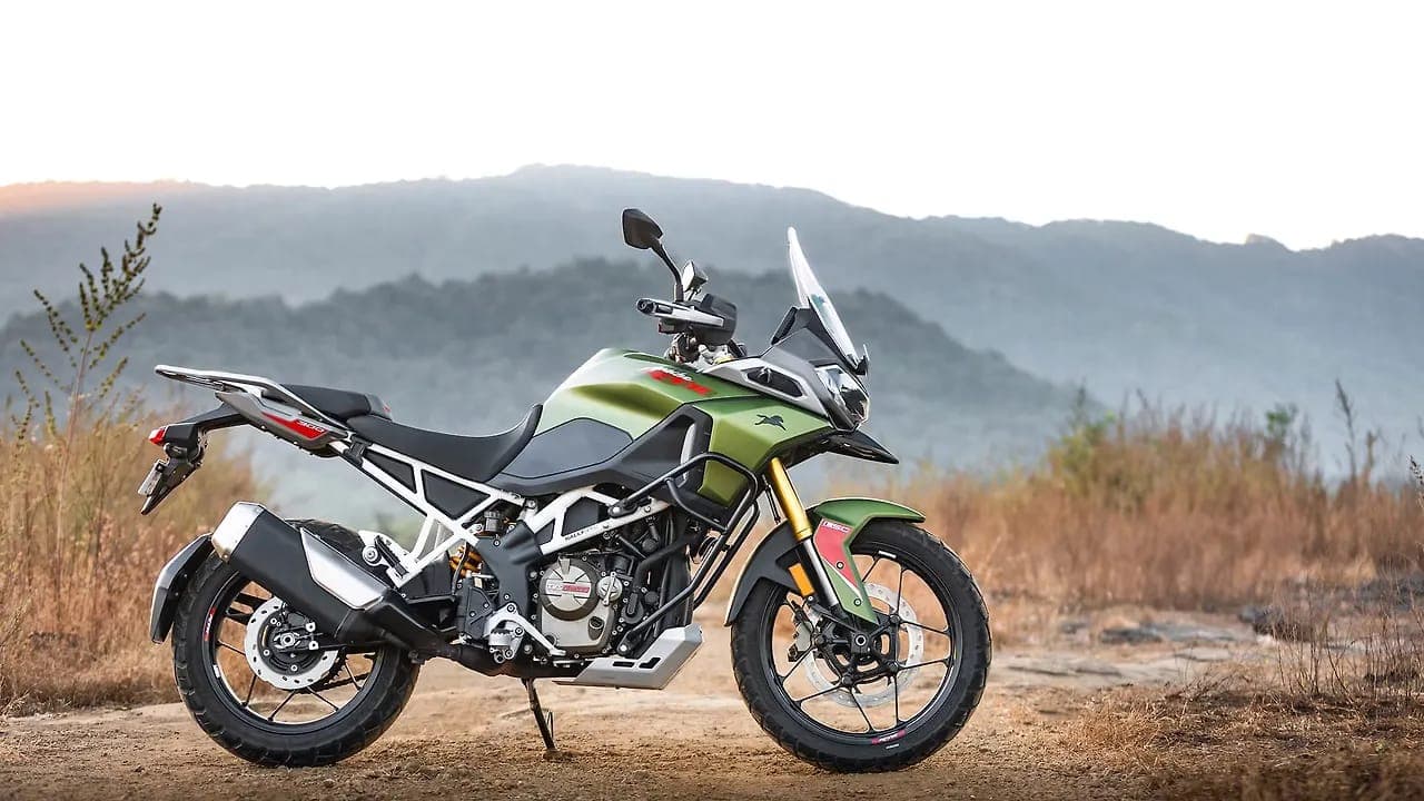 TVS Apache RTX 300 right side view
