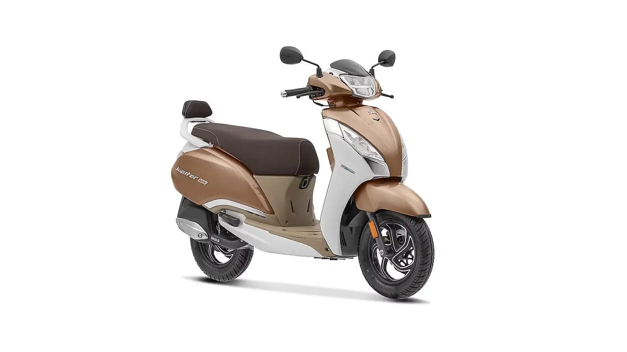 TVS Jupiter 125 right front three-quarter view