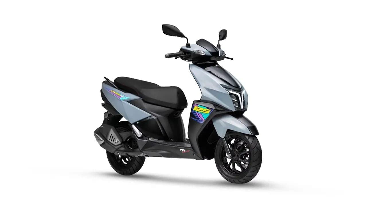 TVS Ntorq 125 right front three-quarter view