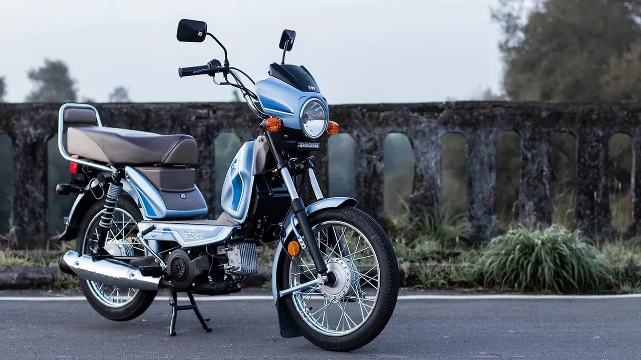 TVS XL 100 right front three-quarter view