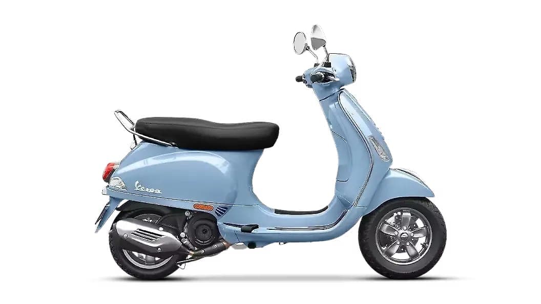Vespa 150 right side view