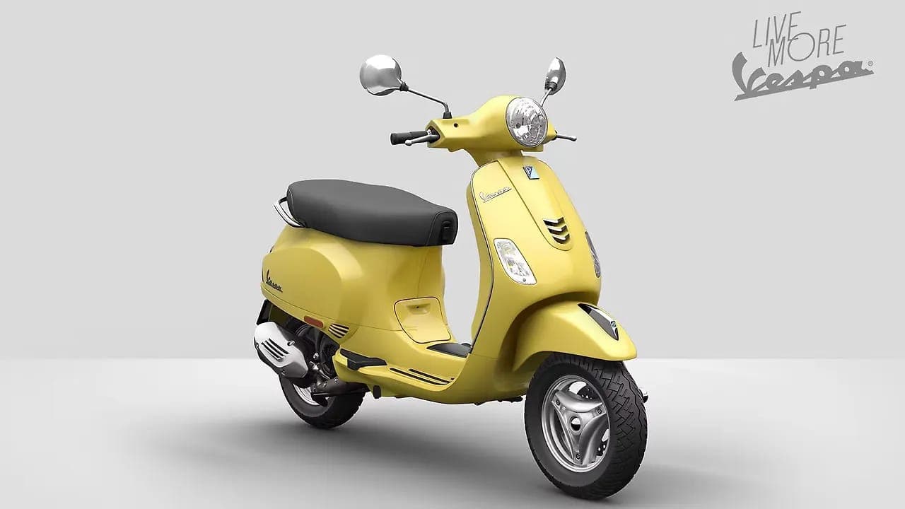 Vespa ZX 125 right front three-quarter view