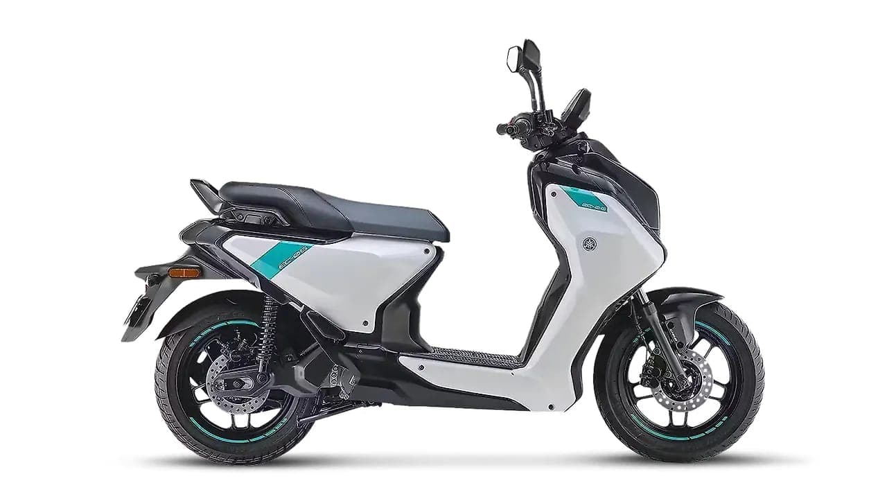 Yamaha EC 06 right side view