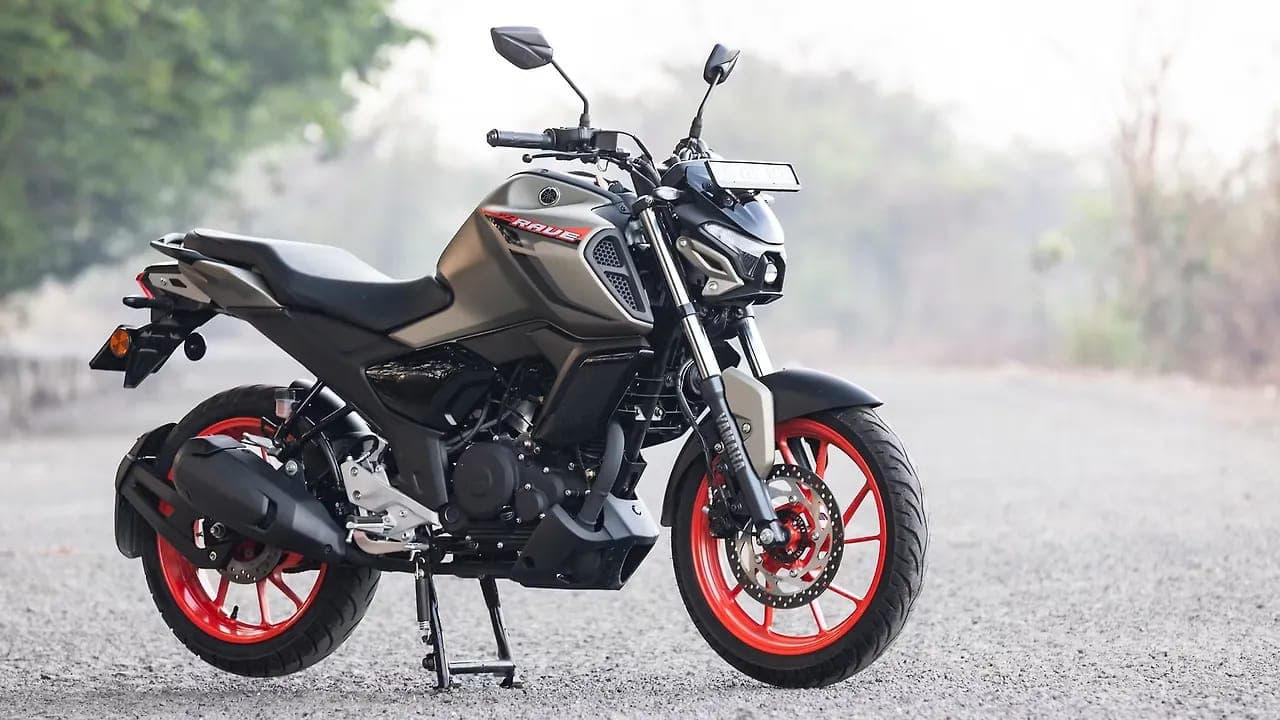 Yamaha FZ-Rave fz rave right front three-quarter view