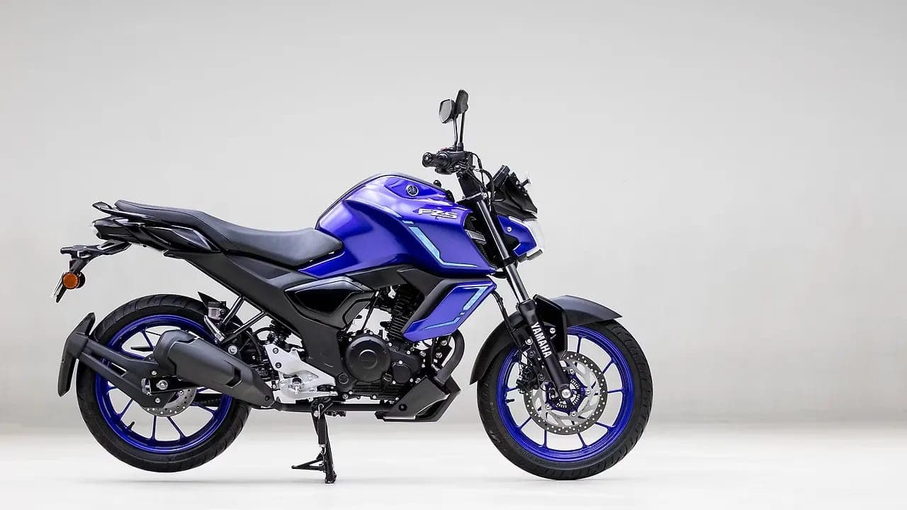 Yamaha FZ S Hybrid right side view