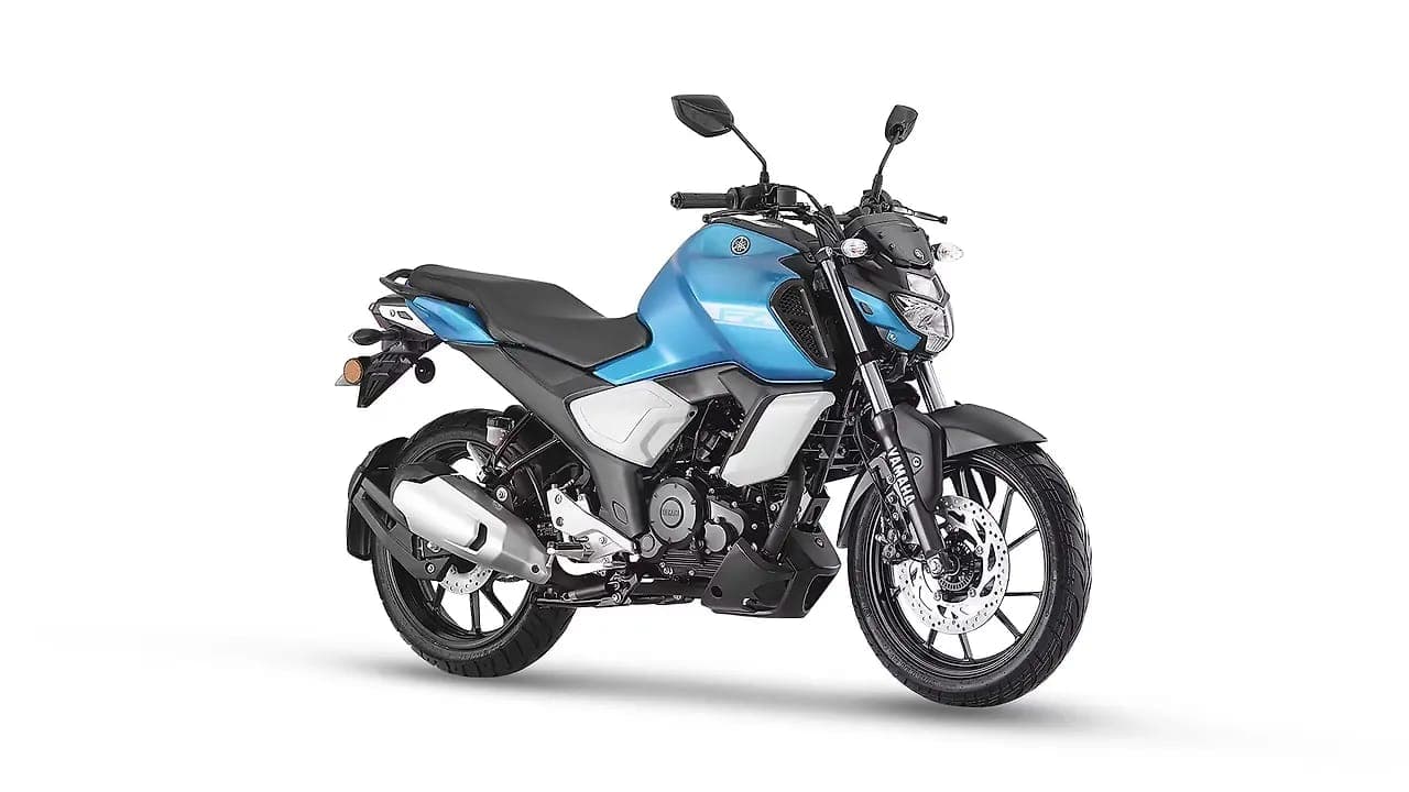 Yamaha FZ V3 right front three-quarter view