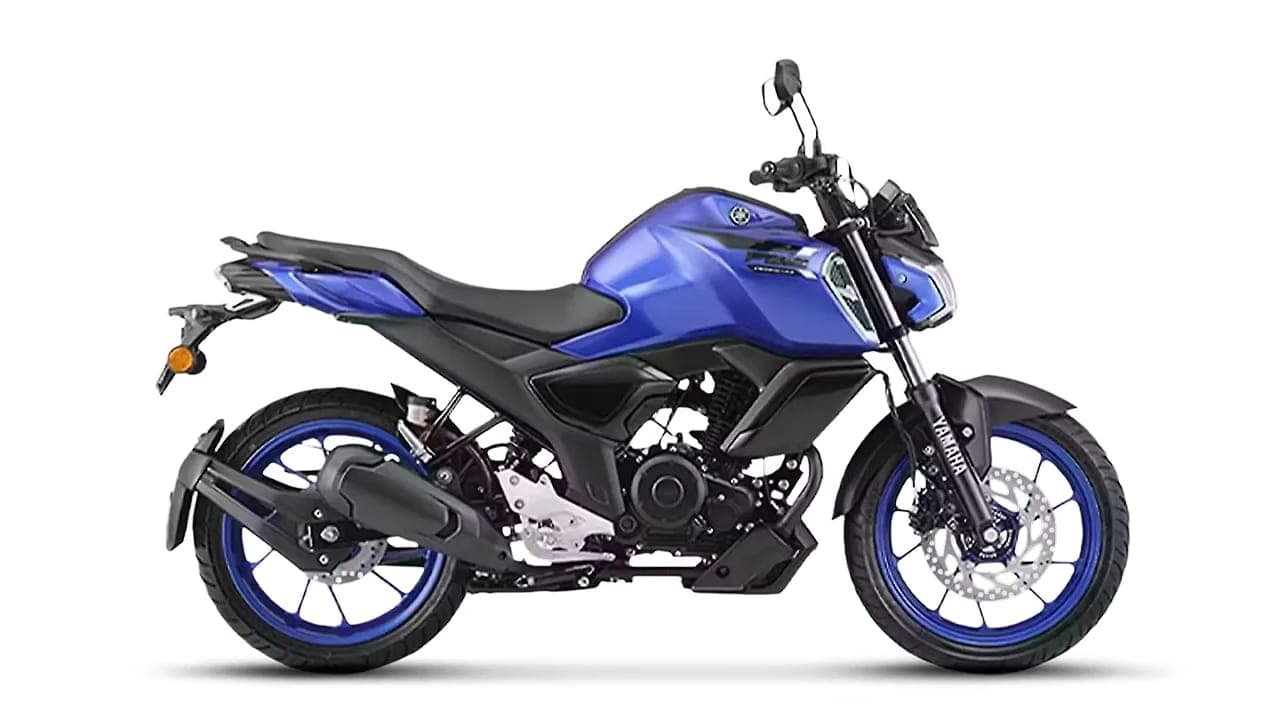 Yamaha FZS V4 fi right side view