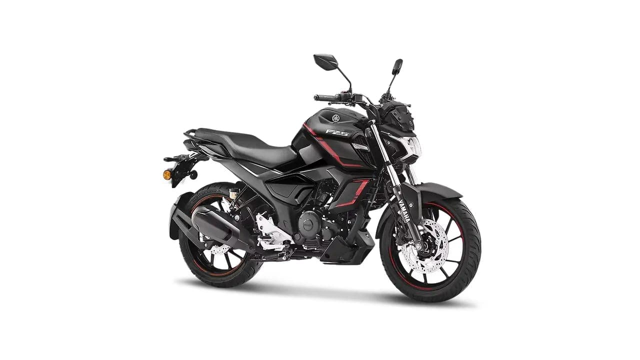 Yamaha FZS V4 fi right front three-quarter view