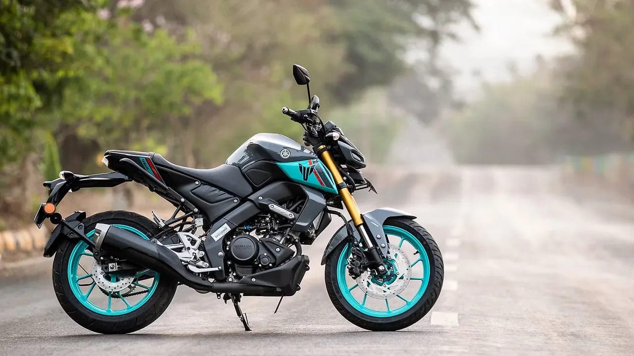Yamaha MT-15 V2 mt right side view