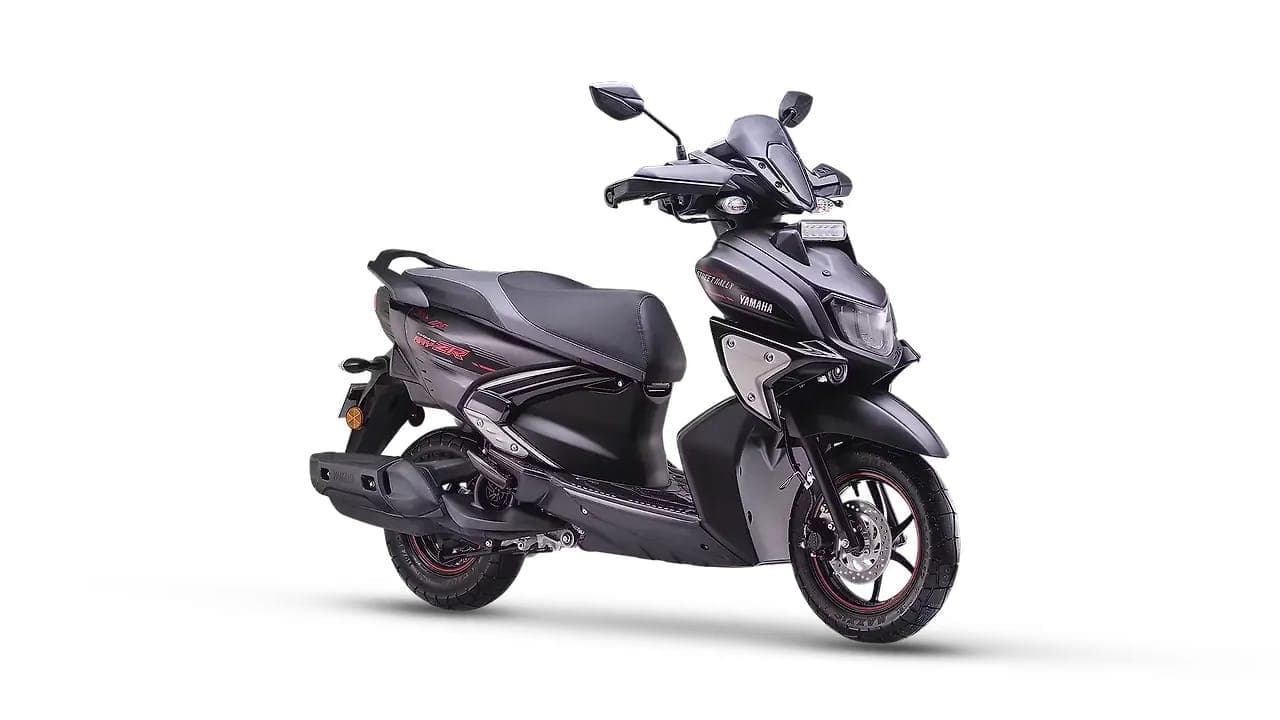 Yamaha Ray ZR 125 right front three-quarter view