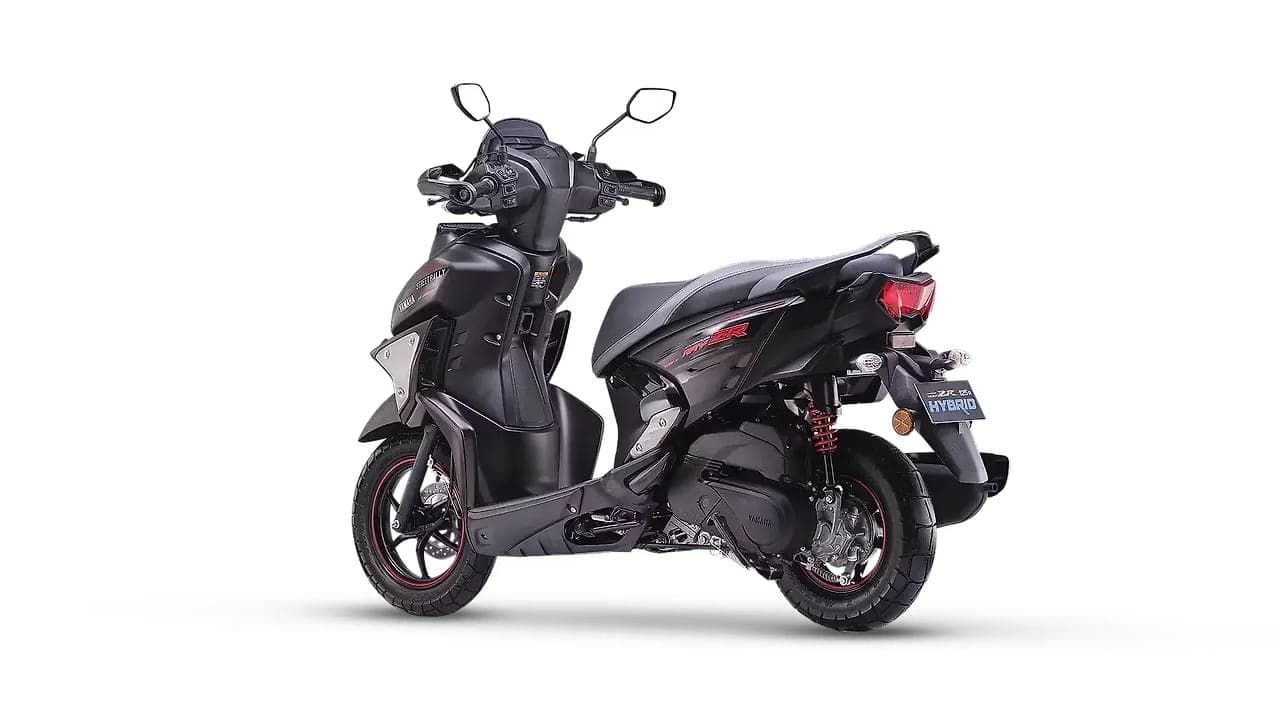 Yamaha Ray ZR 125 left rear three-quarter view