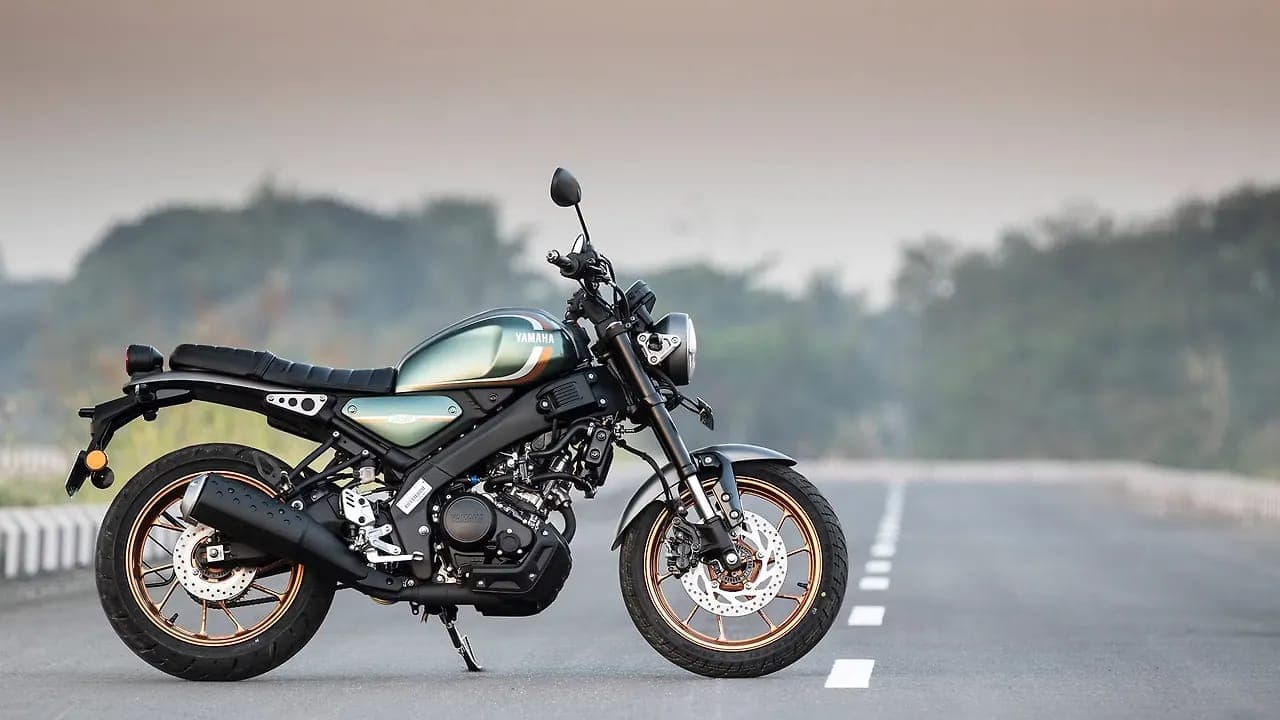 Yamaha XSR 155 right side view