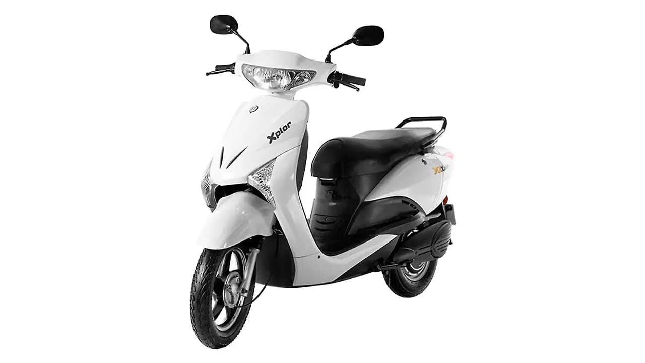 Yo Bykes Electron front three-quarter view