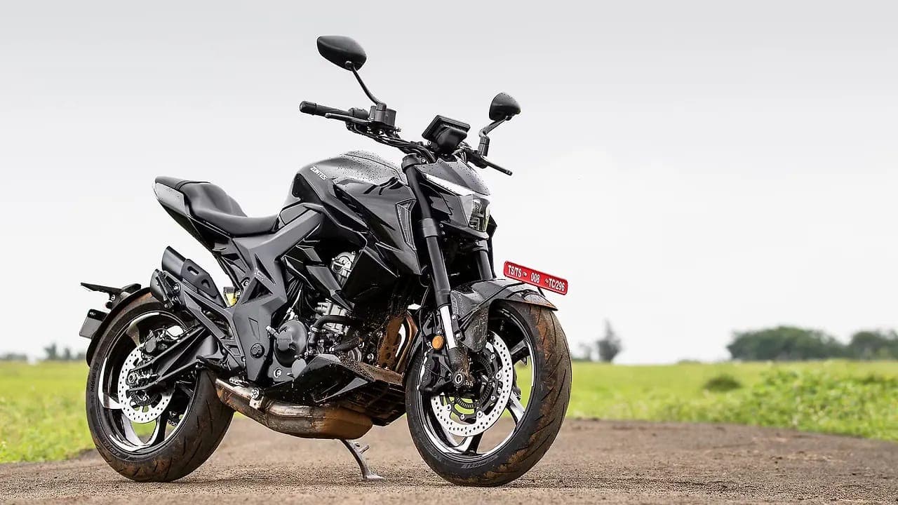 Zontes 350R right front three-quarter view
