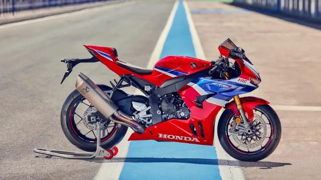 Honda CBR1000RR-R Fireblade standard view