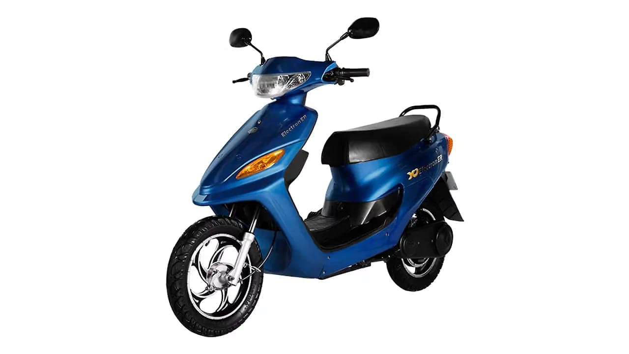 Yo Bykes Electron front three-quarter view